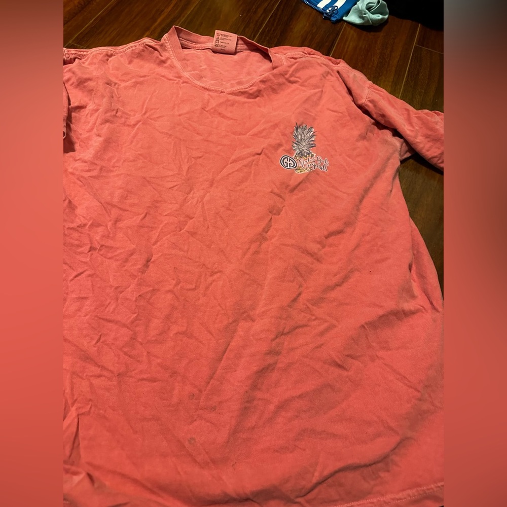 pineapple shirt